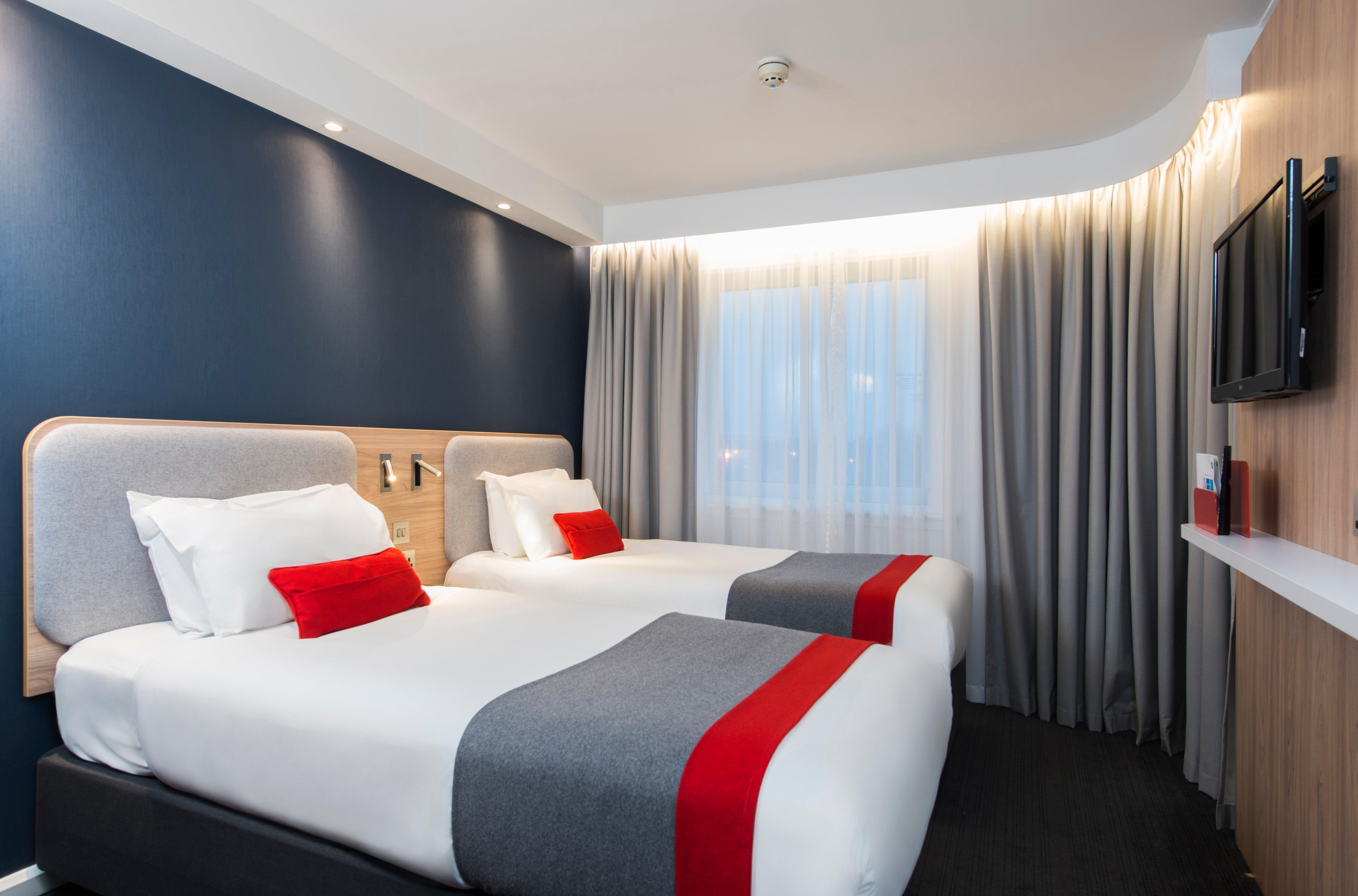 Holiday Inn Express - Exeter - City Centre By Ihg Екстериор снимка