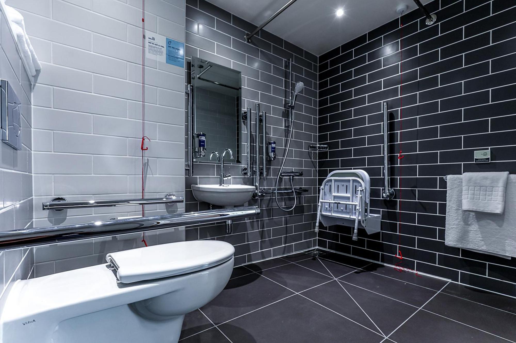 Holiday Inn Express - Exeter - City Centre By Ihg Екстериор снимка