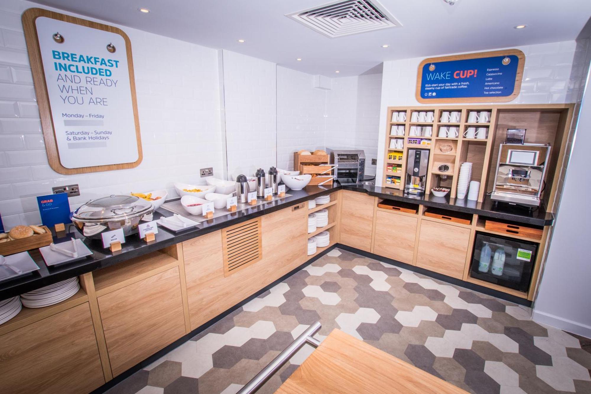 Holiday Inn Express - Exeter - City Centre By Ihg Екстериор снимка